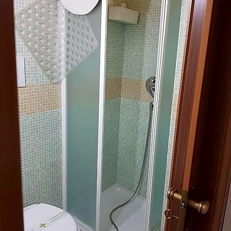לינה וארוחת בוקר Bonlet 4*